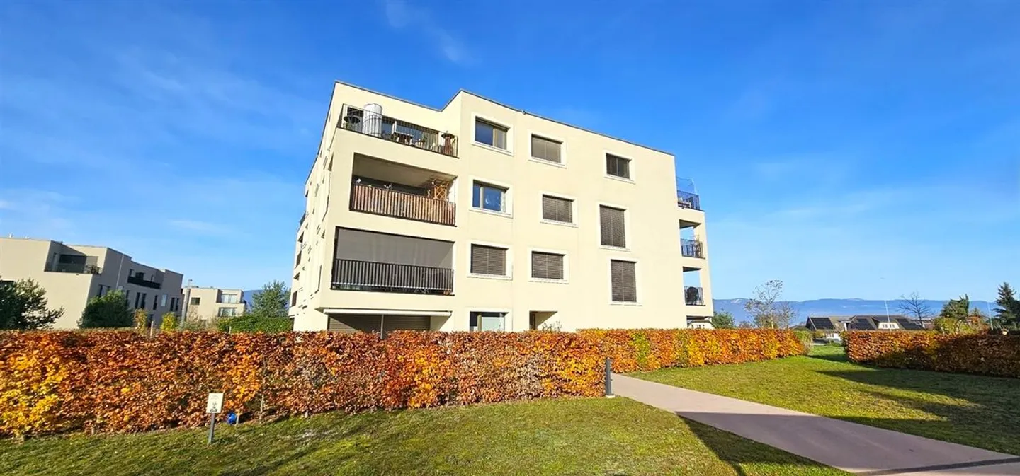Beautiful 3.5-room apartment with loggia balcony - Photo 1 of 8