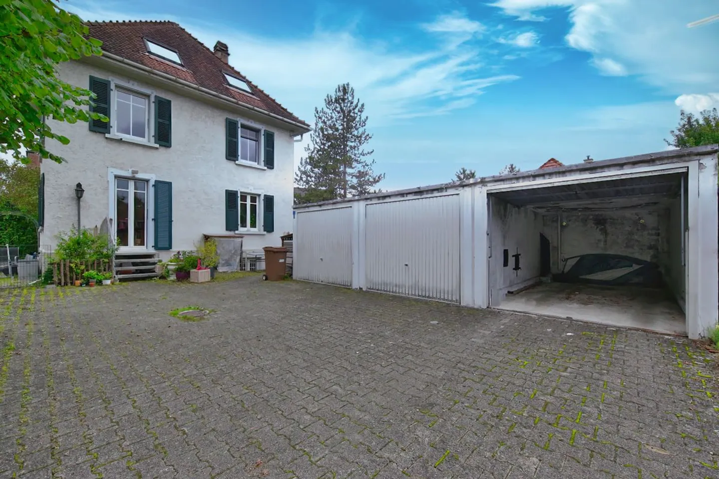 Family home with 7.5 rooms in Delémont - On 4 levels, ultra-flexible & ready to live - Photo 1 of 13