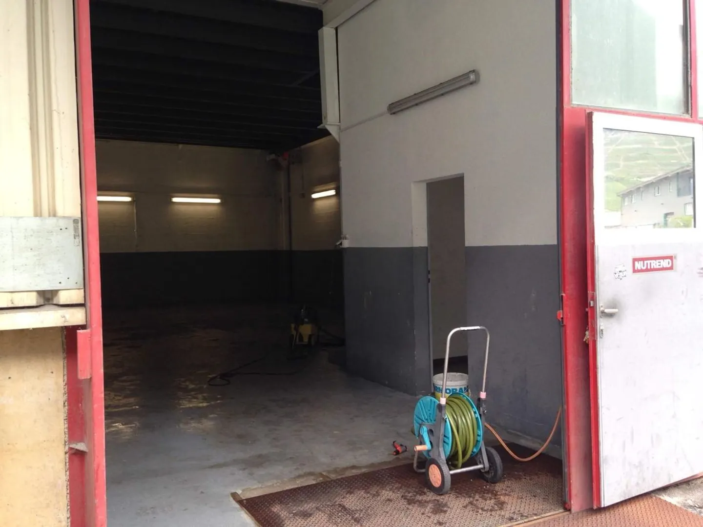 Handwerksbetrieb von 195 m² zu vermieten - Villeneuve (VD) - Foto 7 von 9