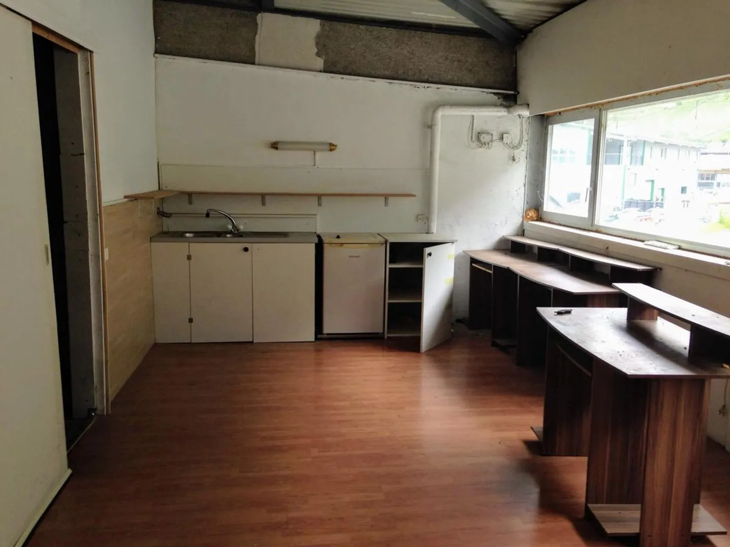 Handwerksbetrieb von 195 m² zu vermieten - Villeneuve (VD) - Foto 2 von 9