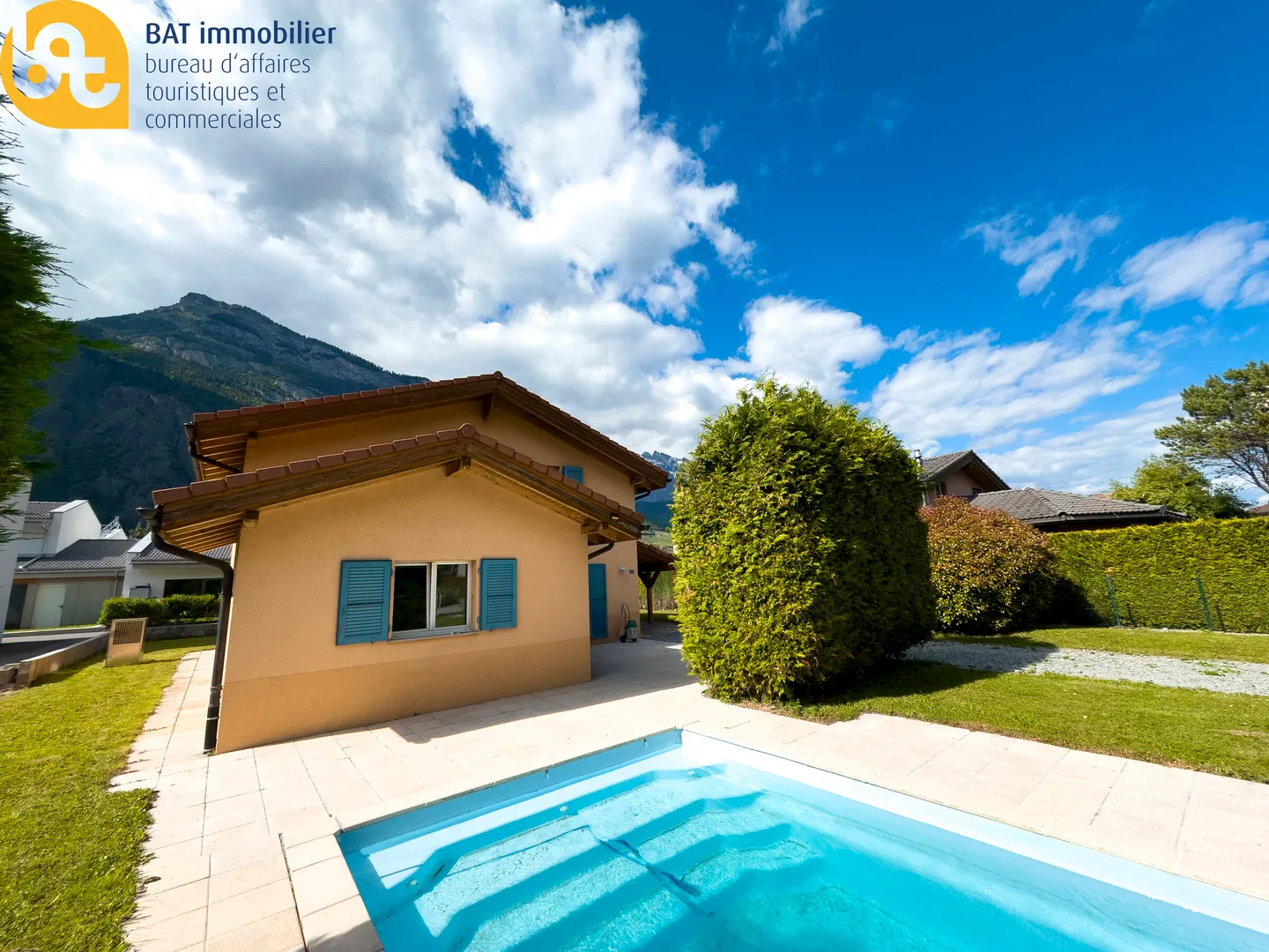 Saxon - villa with swimming pool - Photo 1 of 13