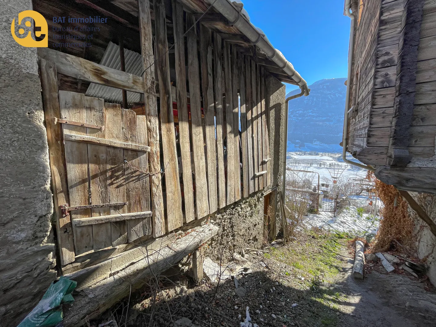 Ollon - Historic Building with Barns to Renovate - Photo 8 of 13