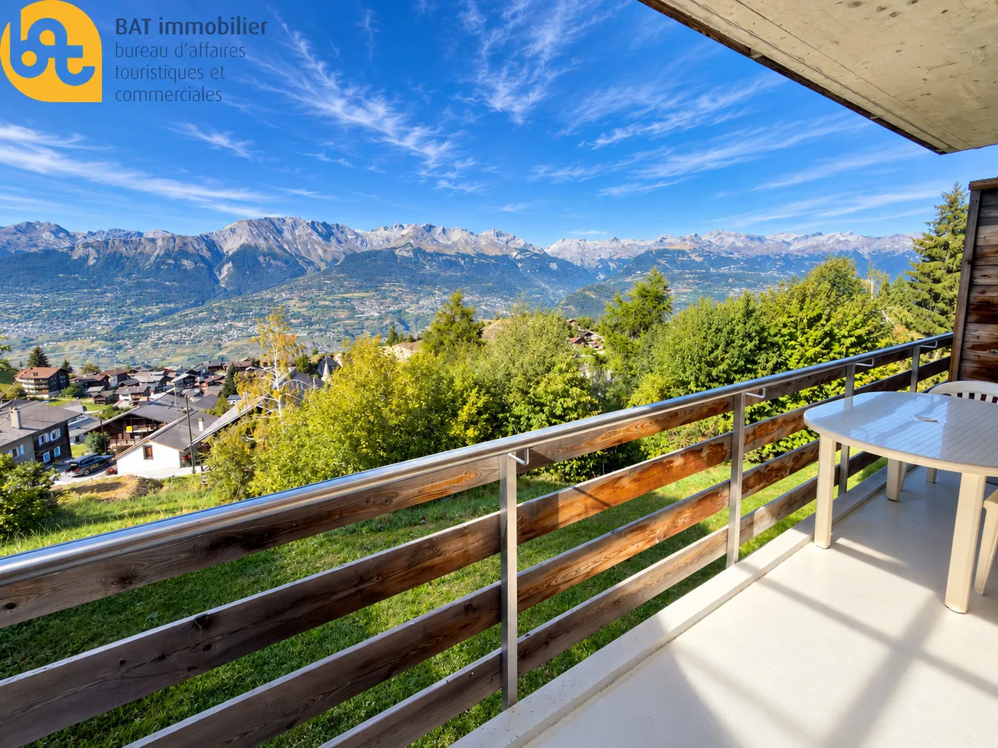 Nax - 2.5 rooms in a secondary residence with balcony and terrace - Photo 11 of 13