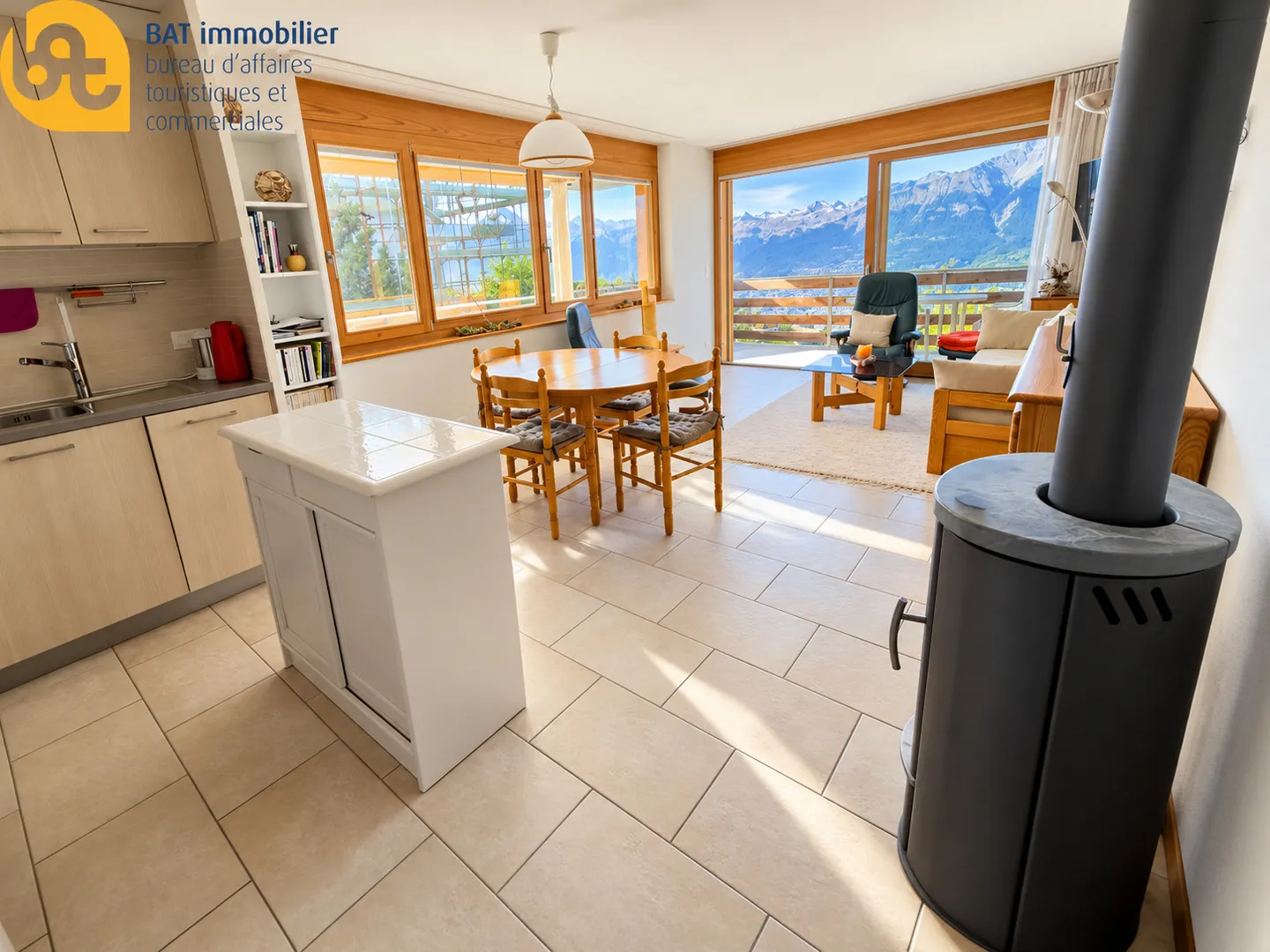 Nax - 2.5 rooms in a secondary residence with balcony and terrace - Photo 4 of 13