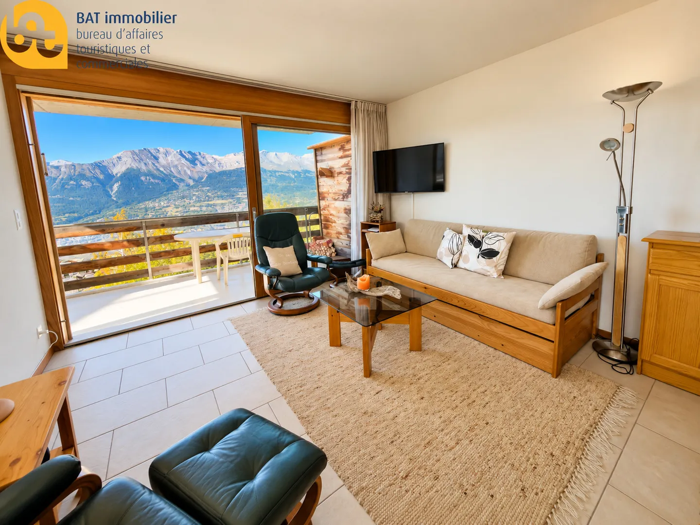 Nax - 2.5 rooms in a secondary residence with balcony and terrace - Photo 3 of 13