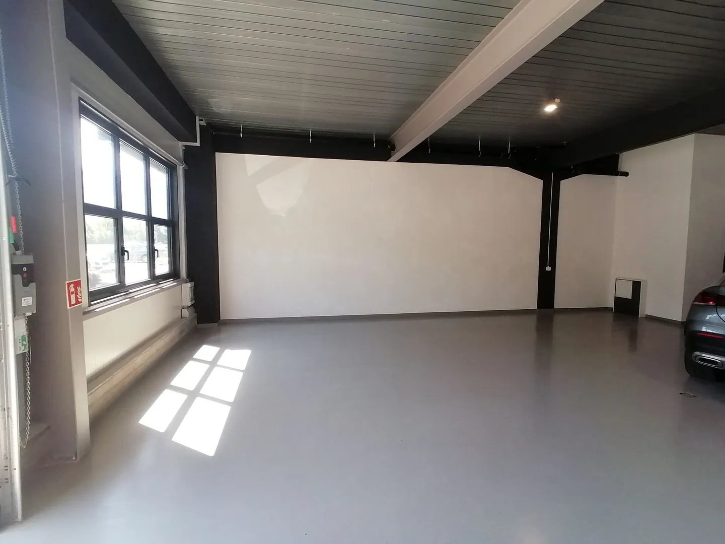 Hala di 120 m2 al piano terra - Foto 2 di 6