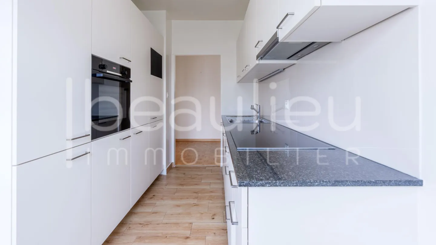 Spacious and bright 3.5 rooms with balcony - Photo 7 of 9