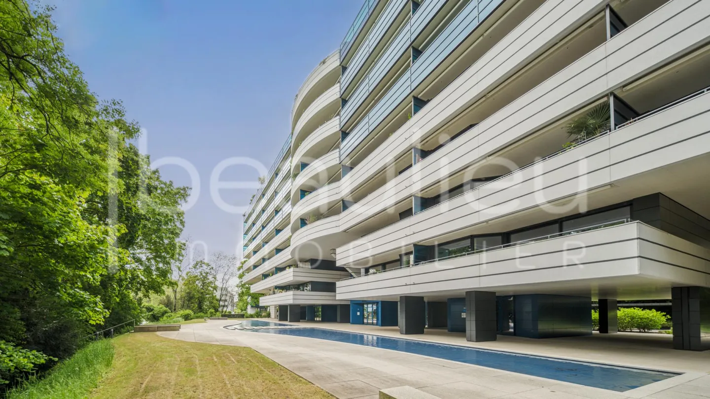 Magnifico appartamento attraversante con vista lago - Foto 12 di 12