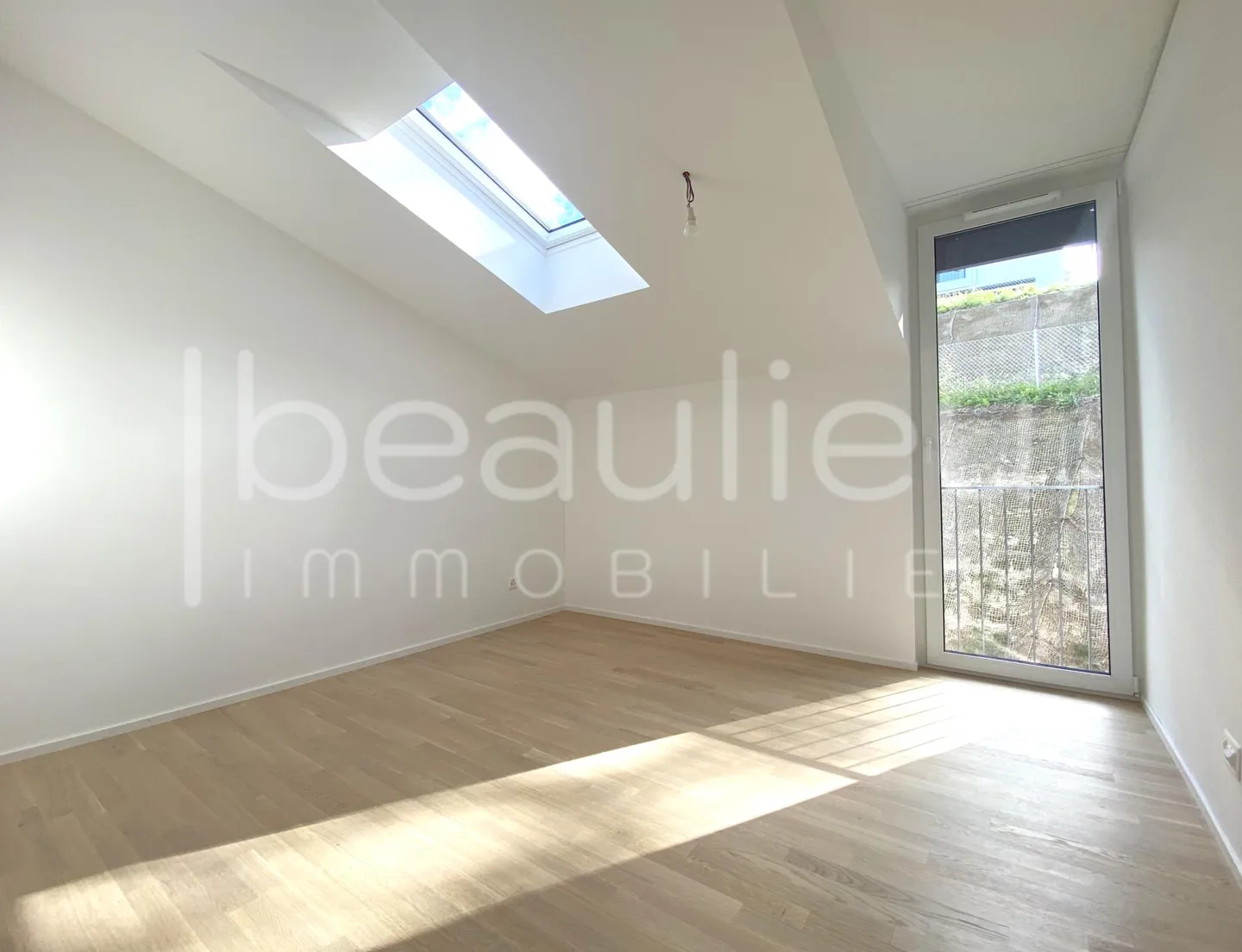 Contemporary Villa with Lake View - Photo 10 of 13