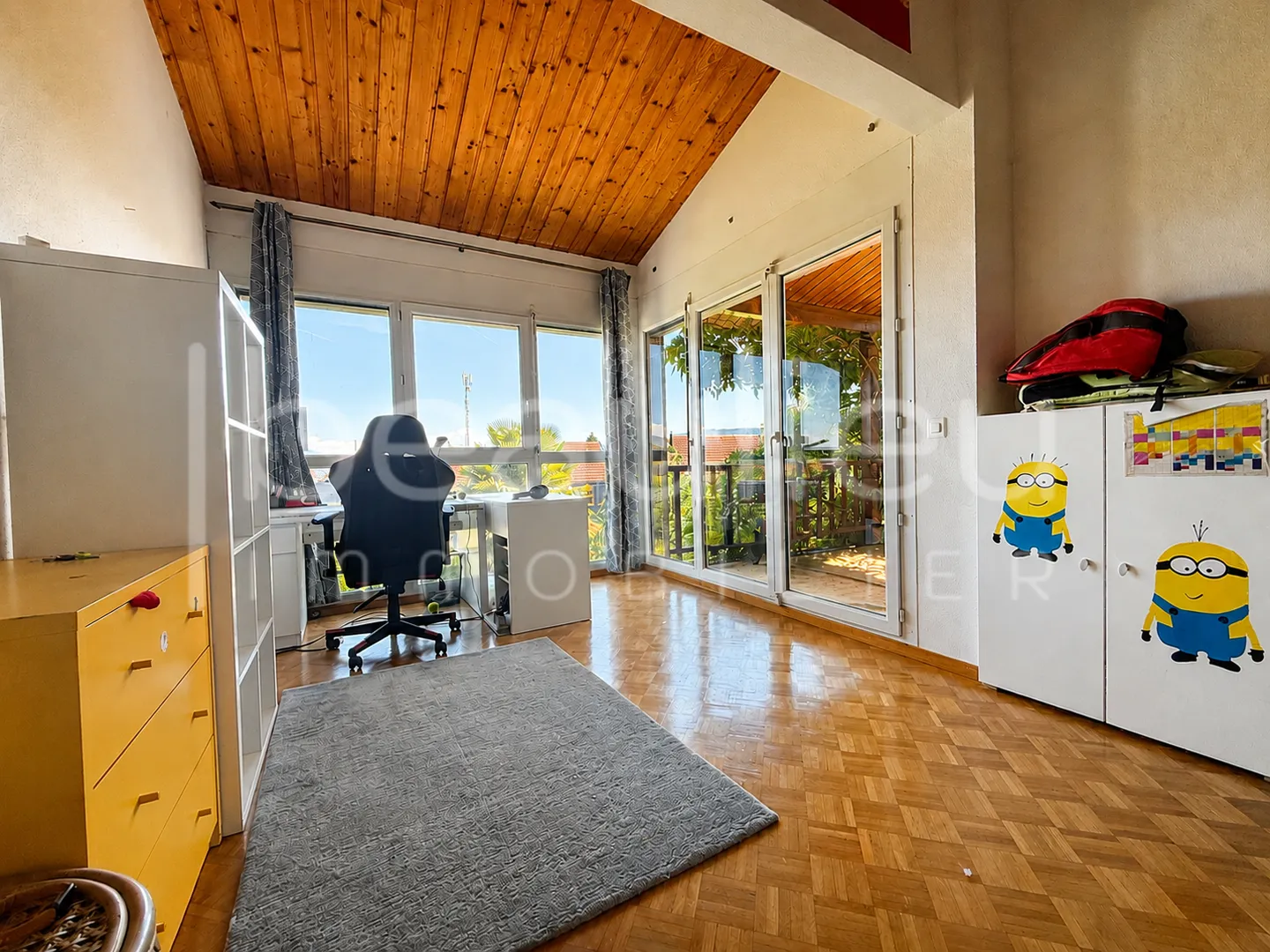 Spacious family villa with garden and terraces - Photo 8 of 10