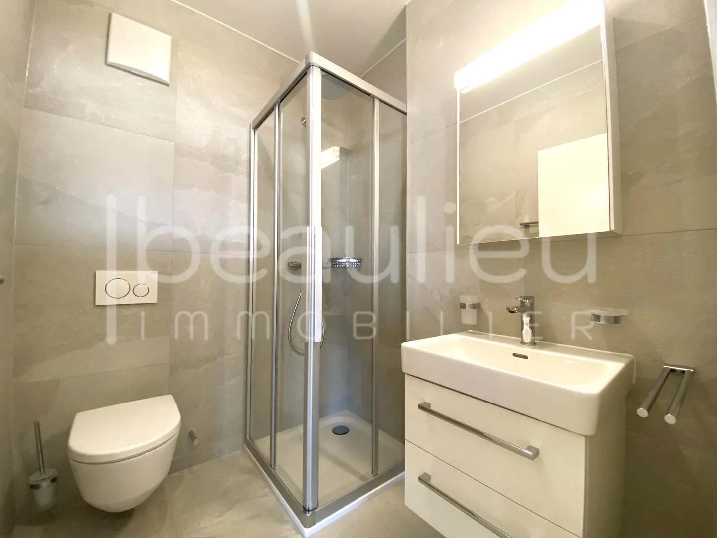 Spacious contemporary villa with lake view - Photo 12 of 13