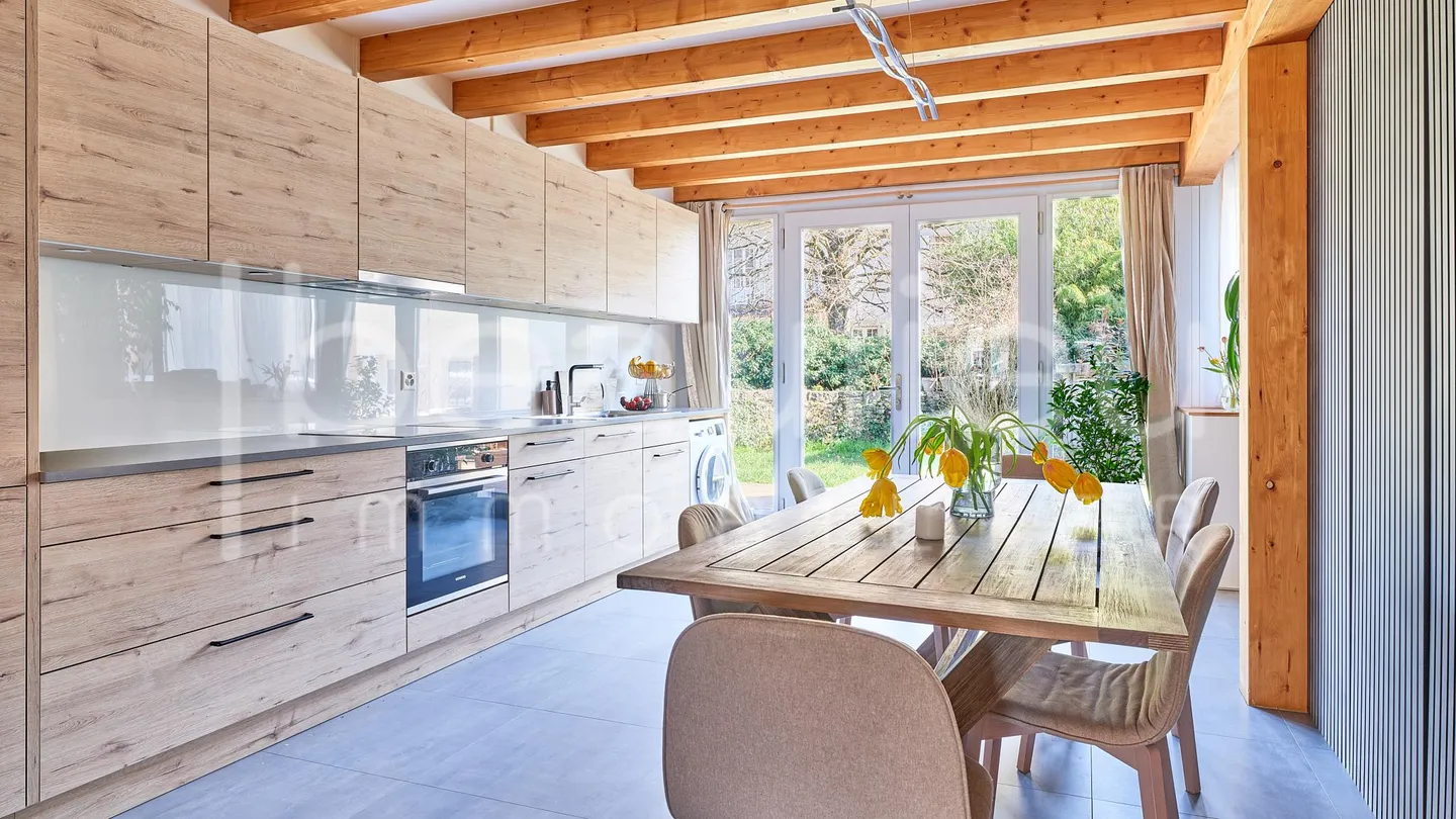 Magnificent garden-level apartment - Photo 9 of 10