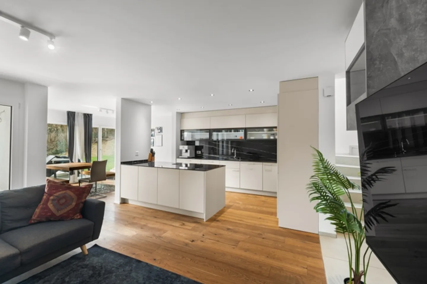 Elegant Terrace House with Lift and Private Garden Paradise - House C - Photo 3 of 9