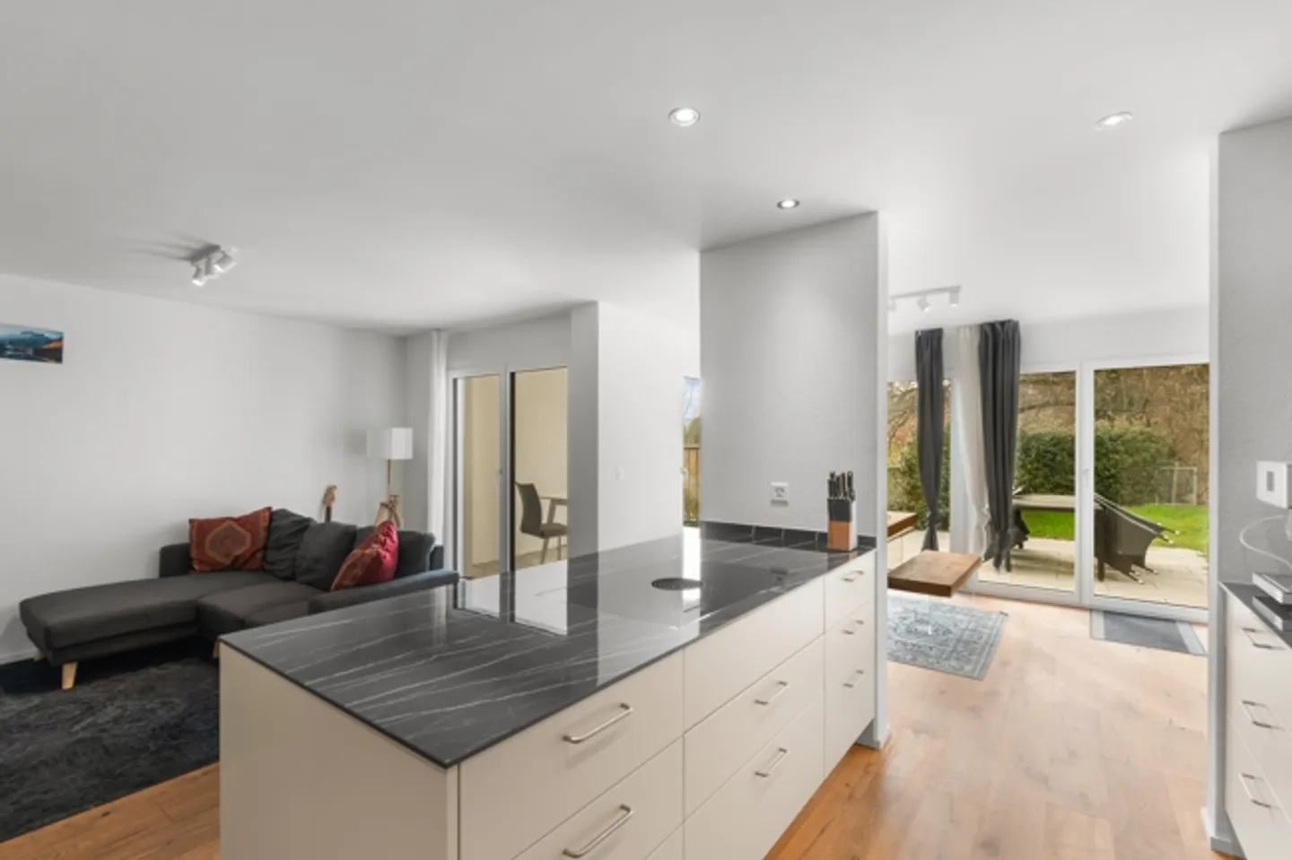 Elegant Terrace House with Lift and Private Garden Paradise - House C - Photo 4 of 9