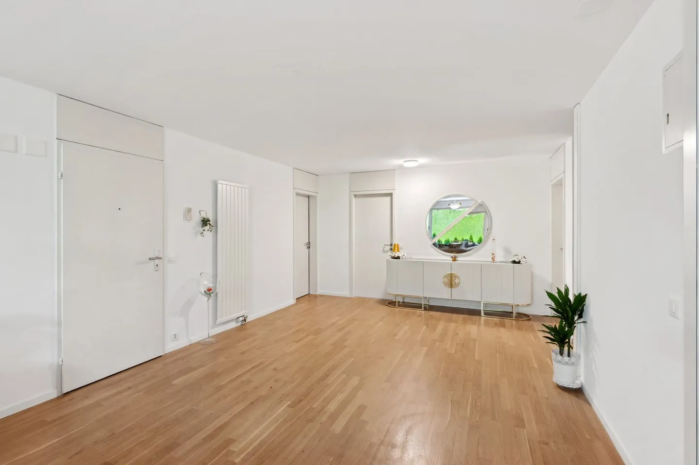 Spacious 4.5-room garden apartment, completely renovated in 2024 - Photo 4 of 13