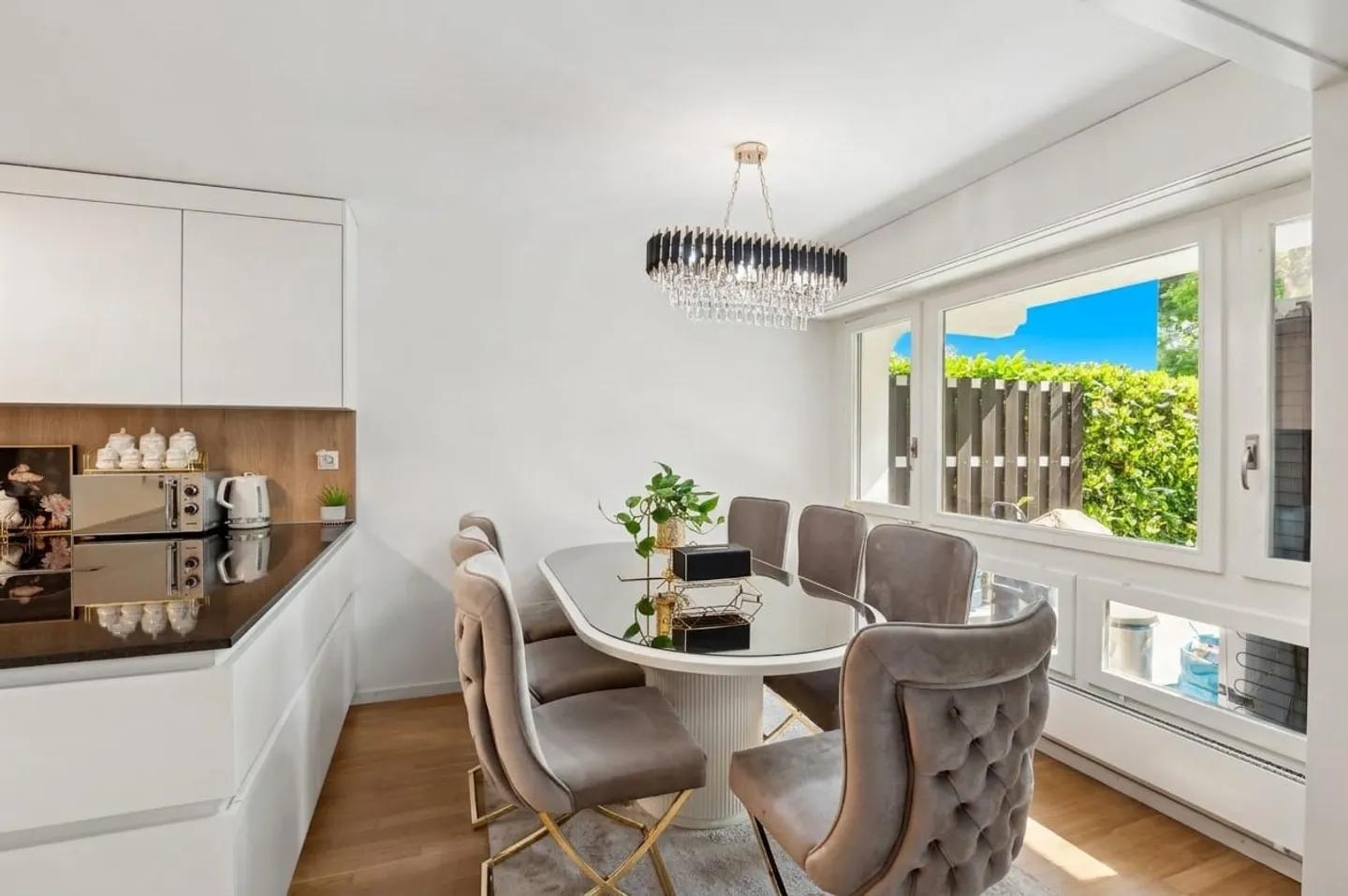 Spacious 4.5-room garden apartment, completely renovated in 2024 - Photo 8 of 13