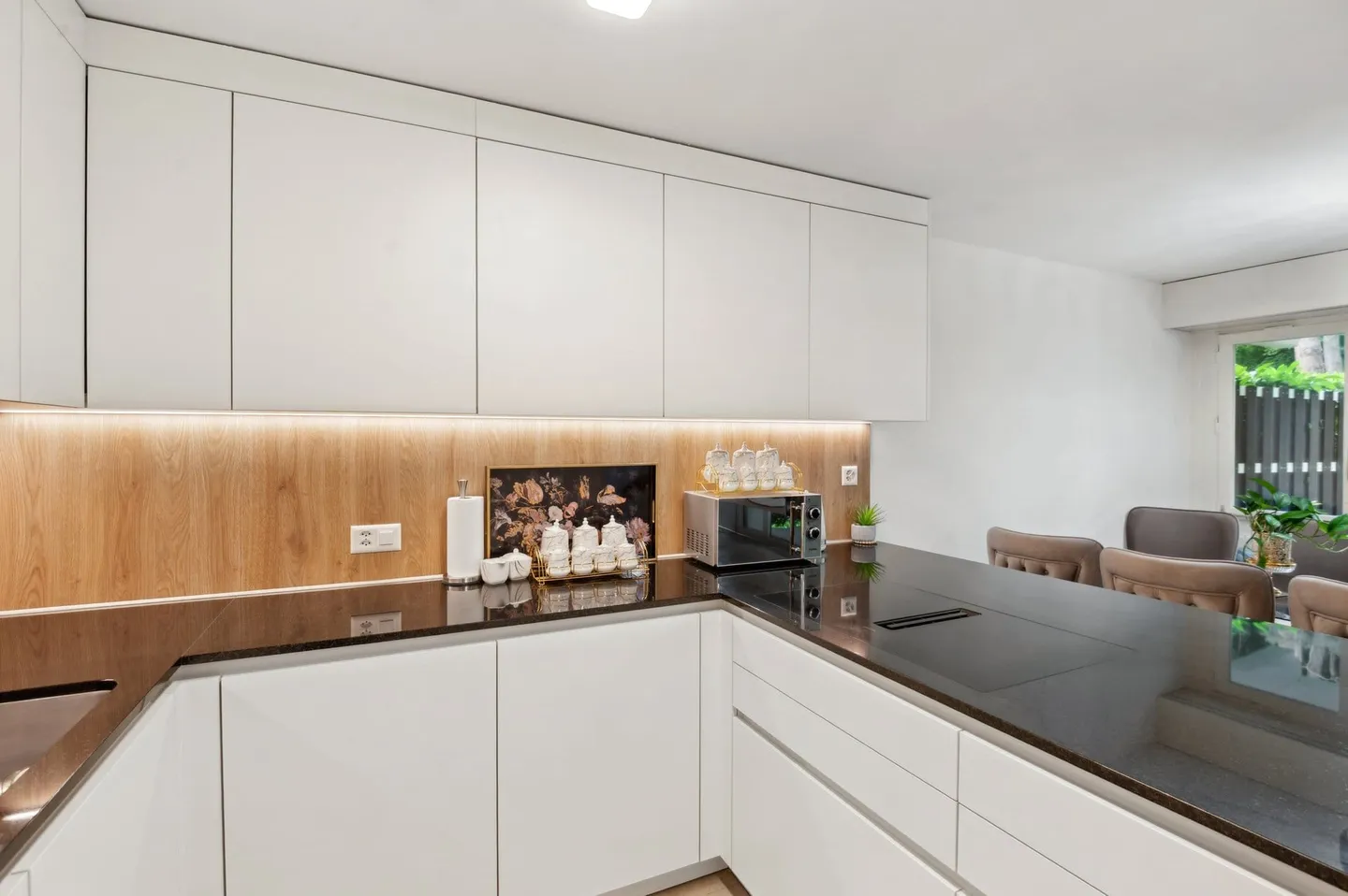 Spacious 4.5-room garden apartment, completely renovated in 2024 - Photo 6 of 13