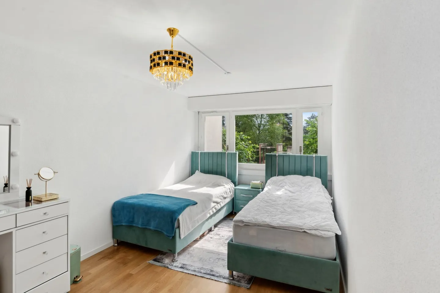 Spacious 4.5-room garden apartment, completely renovated in 2024 - Photo 10 of 13