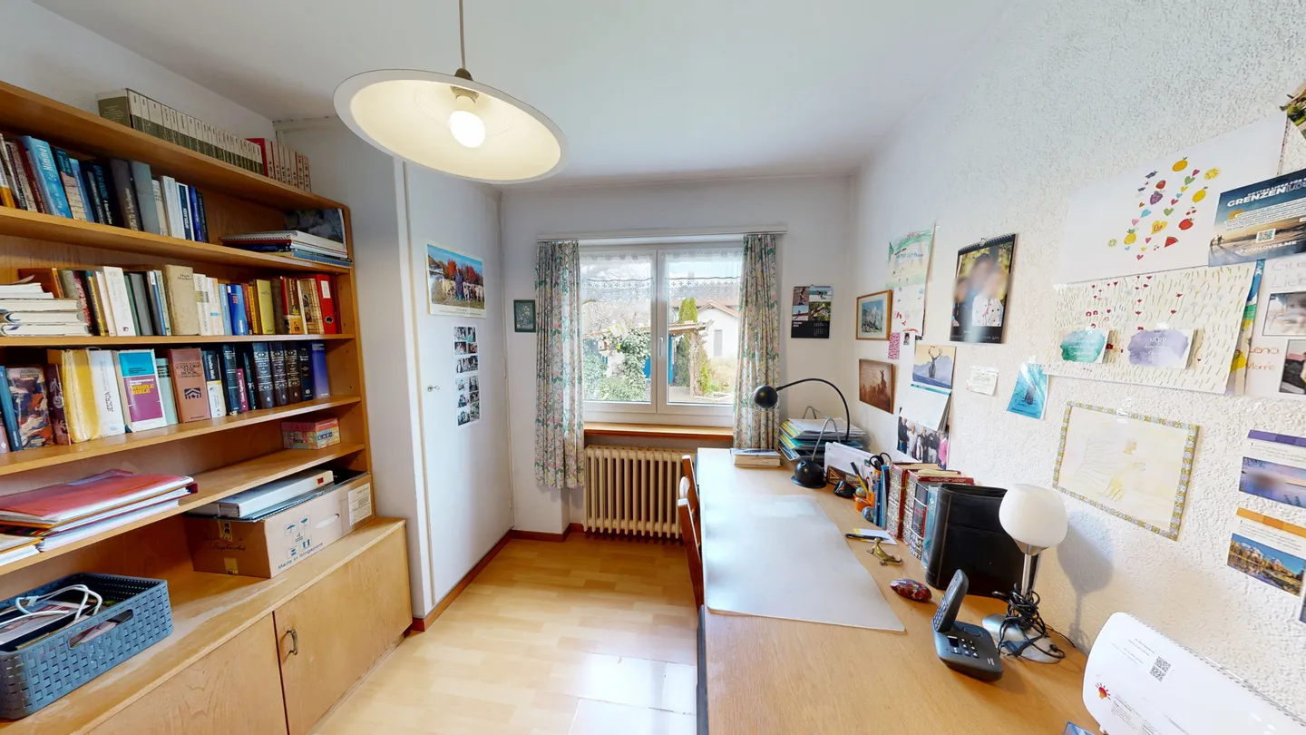 Maison individuelle de 6,5 pièces avec beau jardin - Photo 8 sur 13