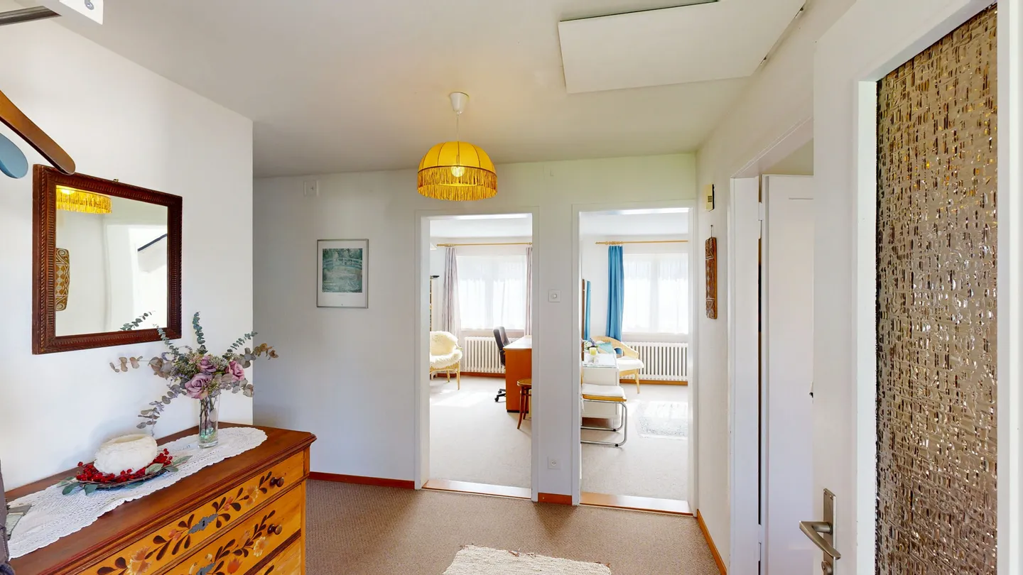 Maison individuelle de 6,5 pièces avec beau jardin - Photo 11 sur 13