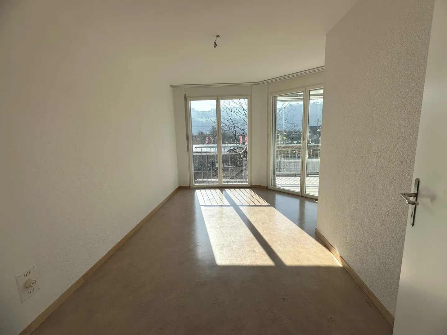 Attractive 3.5-room apartment in a prime location - Photo 6 of 12