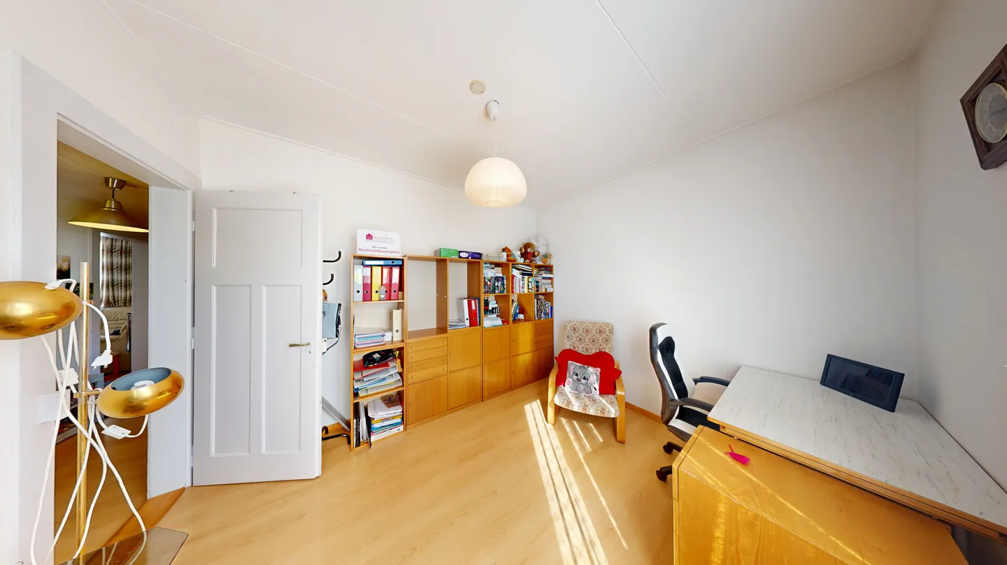 Cozy ground floor apartment with old building charm - Photo 3 of 11