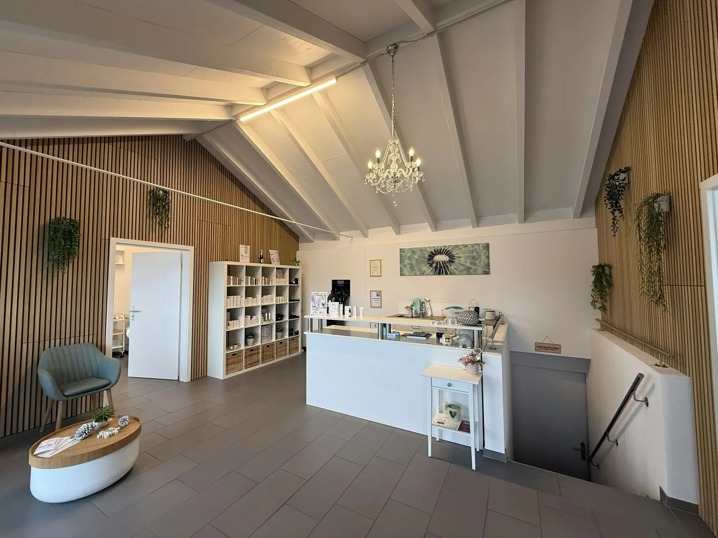 Studio di cosmetica, ufficio o negozio in affitto in Bahnstrasse 8a a Henggart - Foto 2 di 12