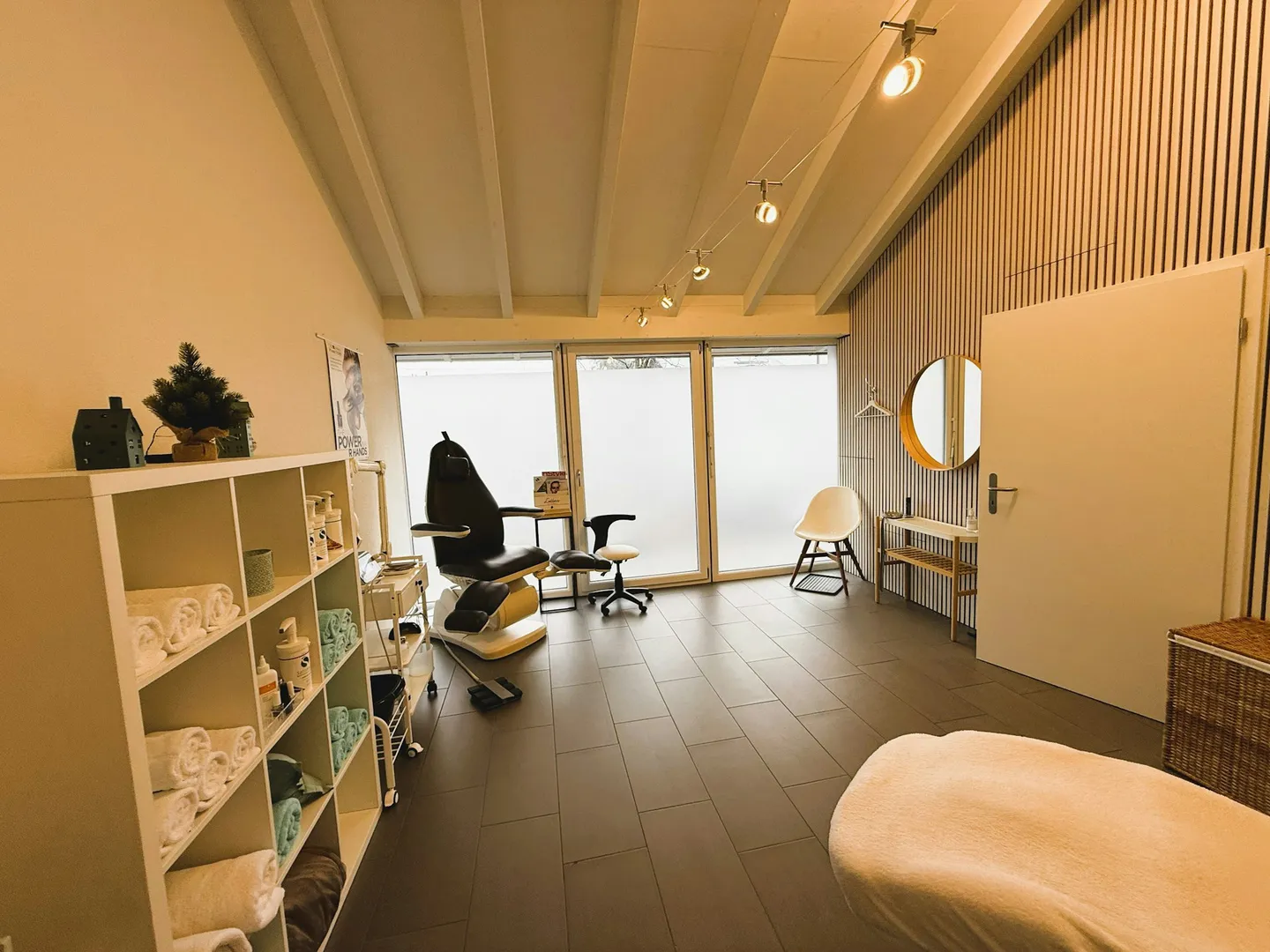 Studio di cosmetica, ufficio o negozio in affitto in Bahnstrasse 8a a Henggart - Foto 4 di 12