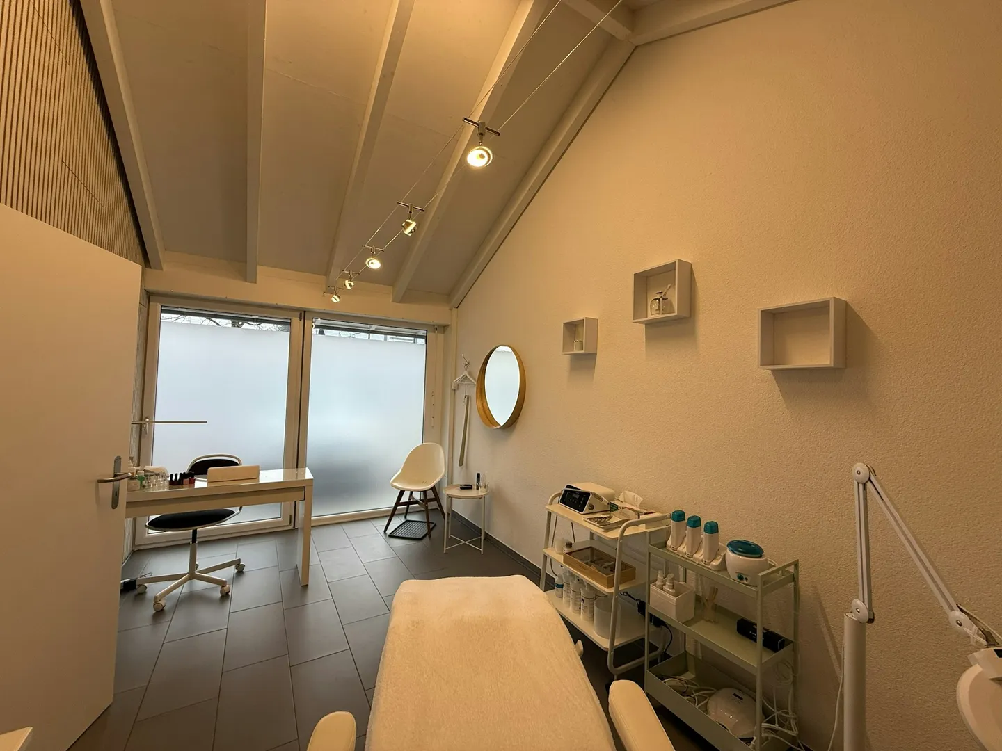 Studio di cosmetica, ufficio o negozio in affitto in Bahnstrasse 8a a Henggart - Foto 6 di 12