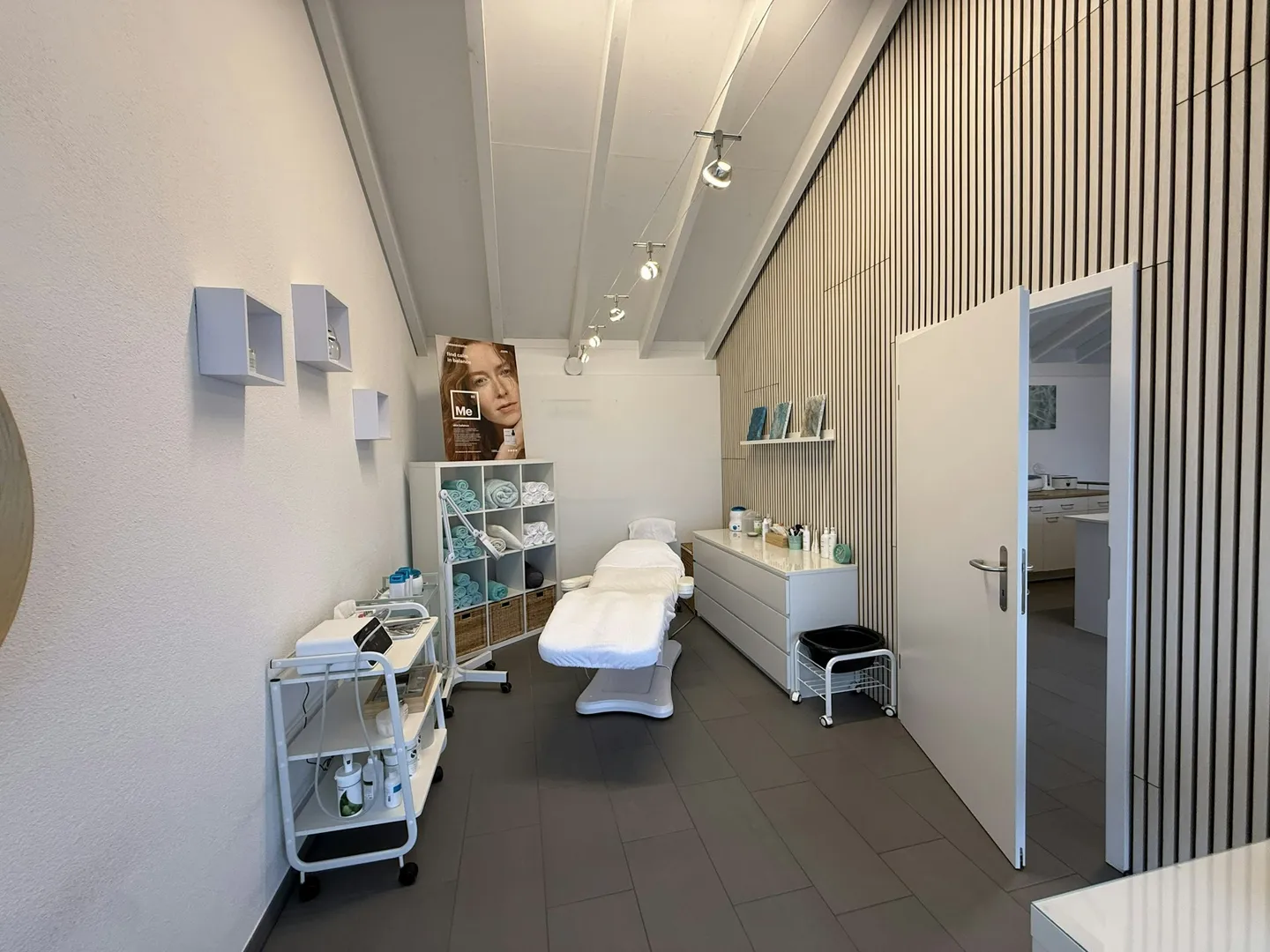 Studio di cosmetica, ufficio o negozio in affitto in Bahnstrasse 8a a Henggart - Foto 7 di 12