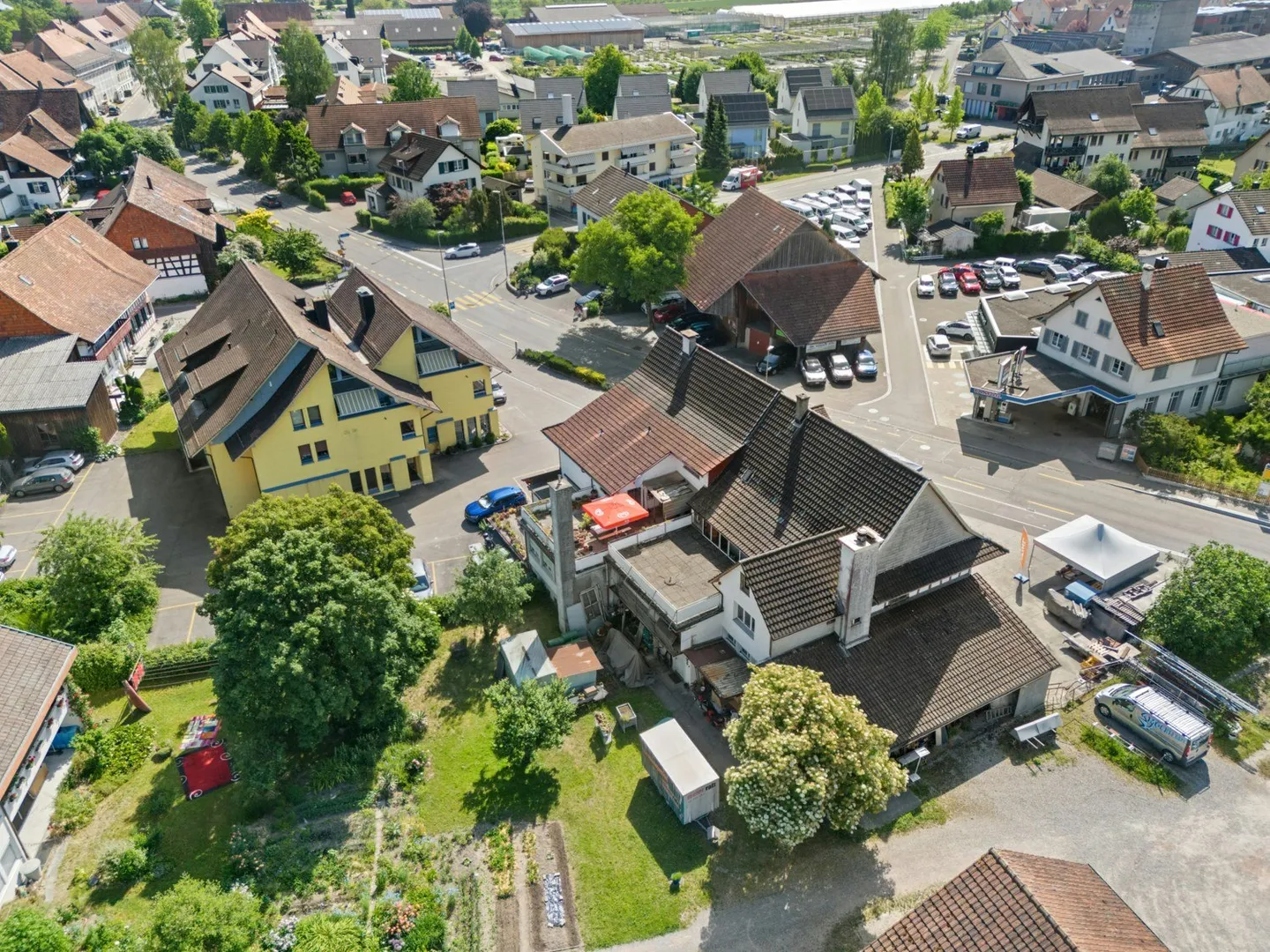 Il tuo investimento immobiliare: appartamenti in affitto/stanze per studio nel centro del villaggio di Rafz - Foto 9 di 12