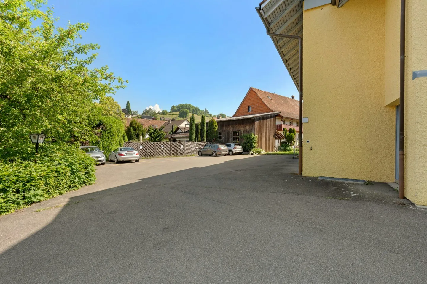 Il tuo investimento immobiliare: appartamenti in affitto/stanze per studio nel centro del villaggio di Rafz - Foto 12 di 12