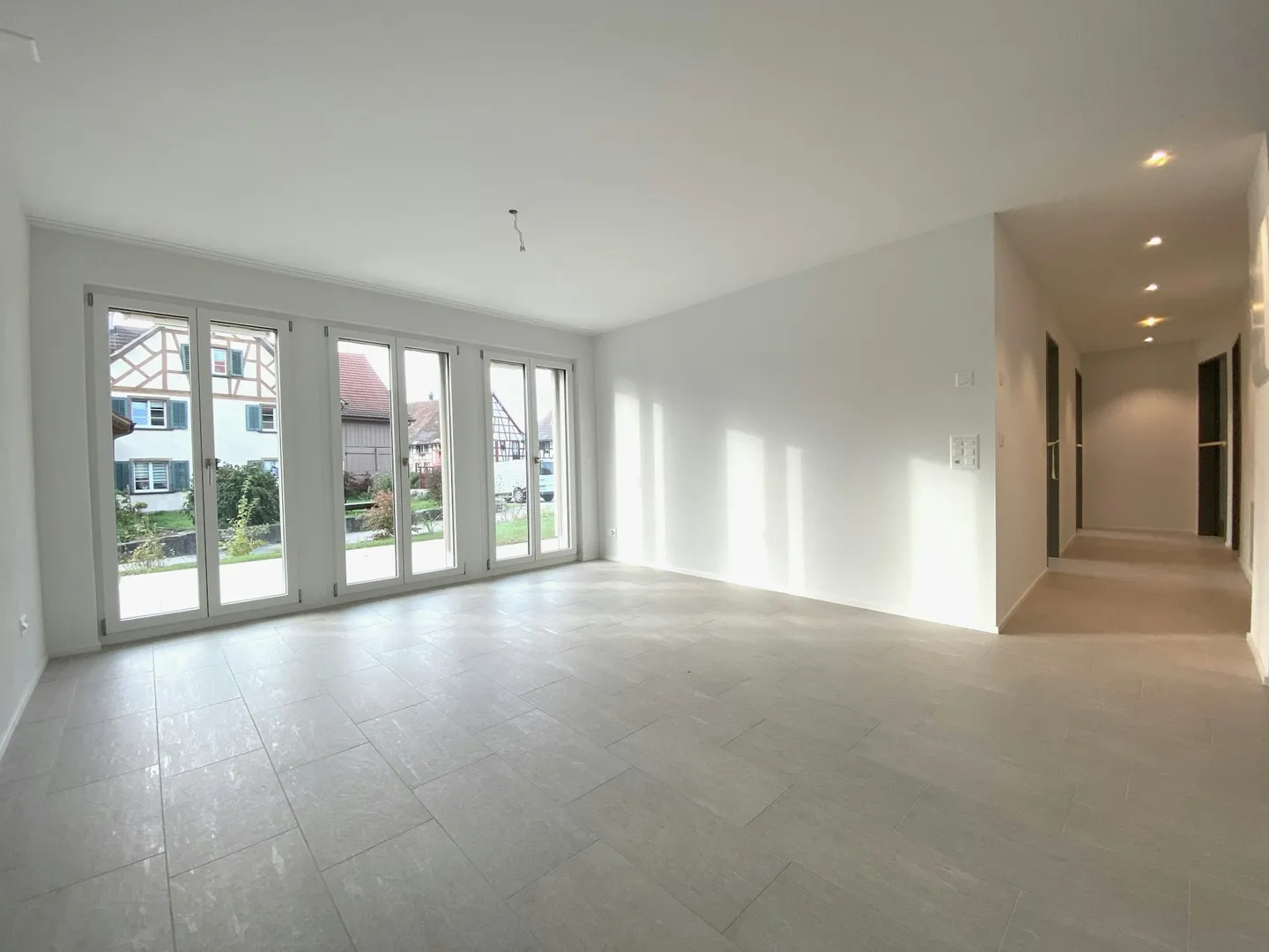 Appartement de jardin de haute qualité à Oerlingen - Photo 3 sur 12