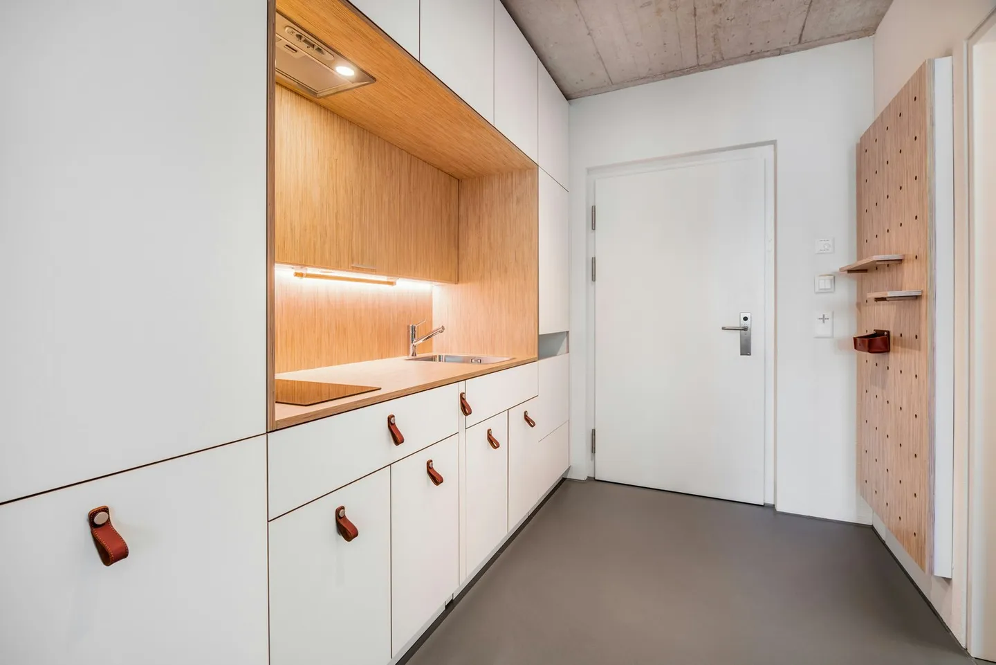 Modern, furnished 1-room apartment in Winterthur - Photo 3 of 11