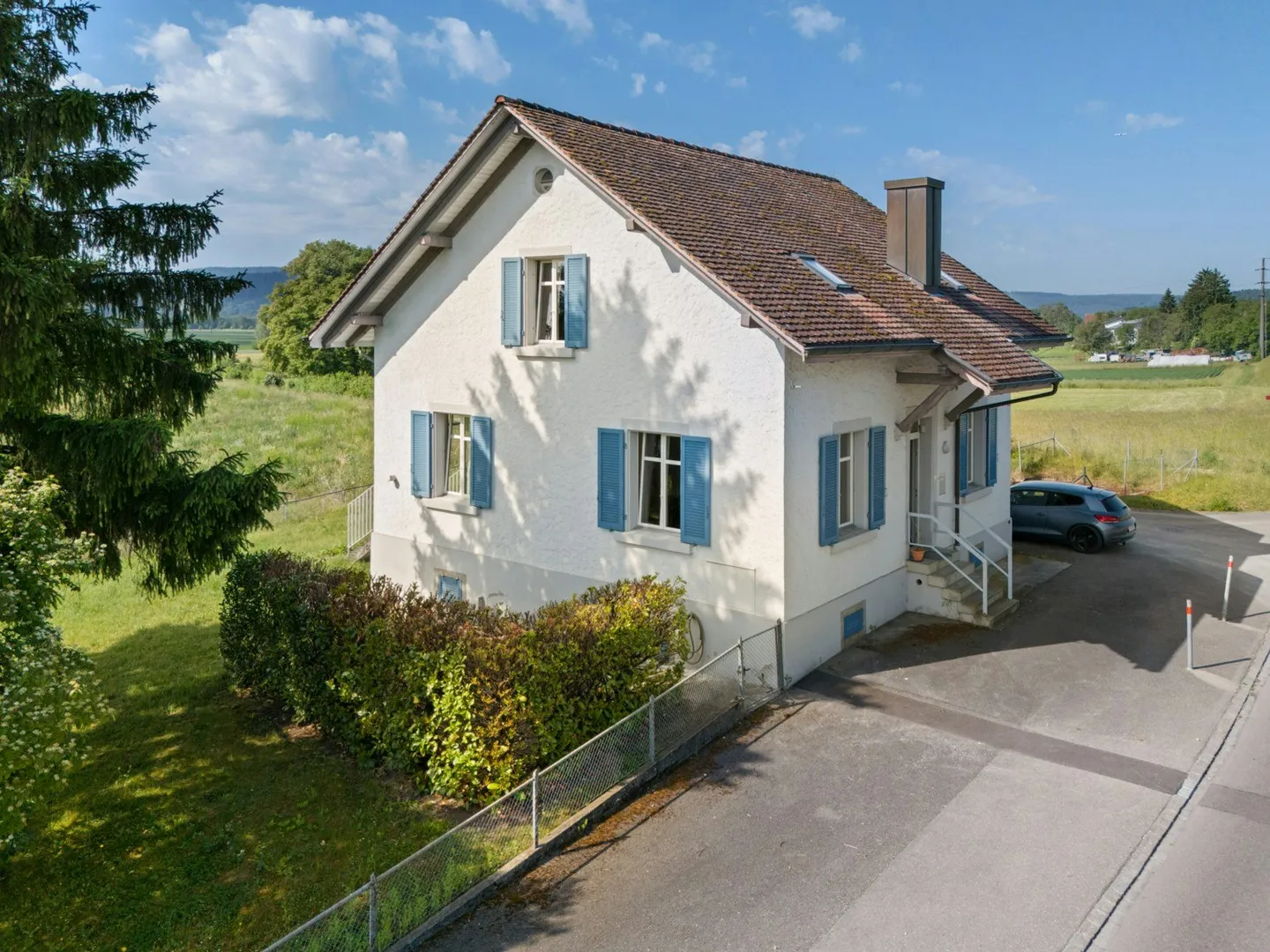 Detached house with breathtaking and unobstructed views - Photo 2 of 9
