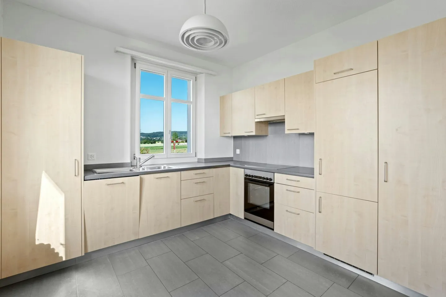 Detached house with breathtaking and unobstructed views - Photo 7 of 9