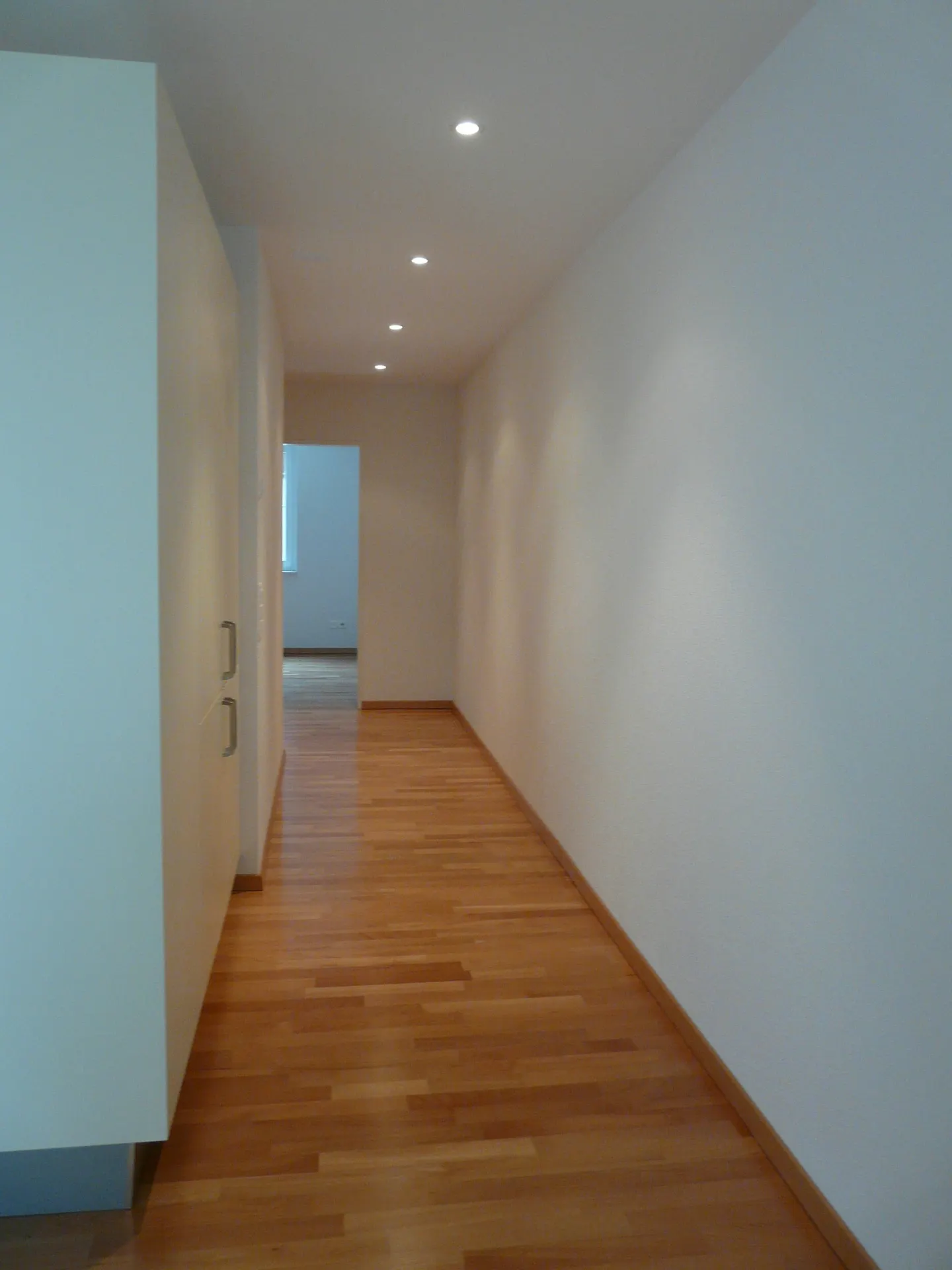Appartement moderne 2 pièces avec patio - Photo 4 sur 6