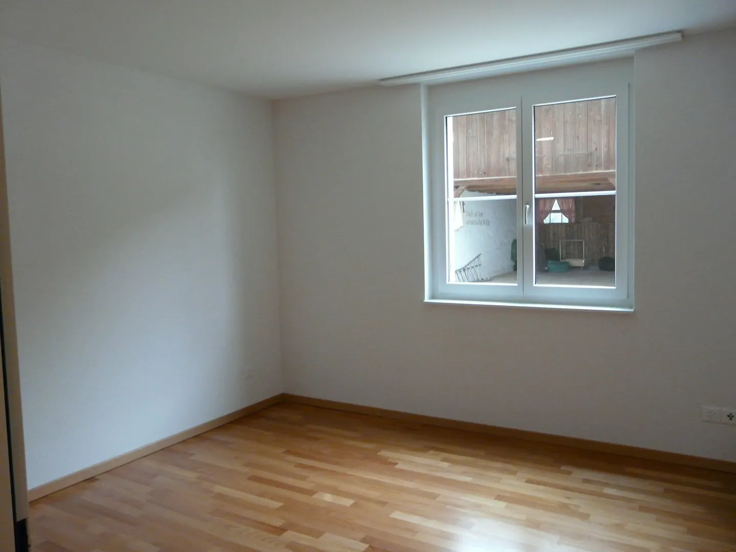 Appartement moderne 2 pièces avec patio - Photo 5 sur 6
