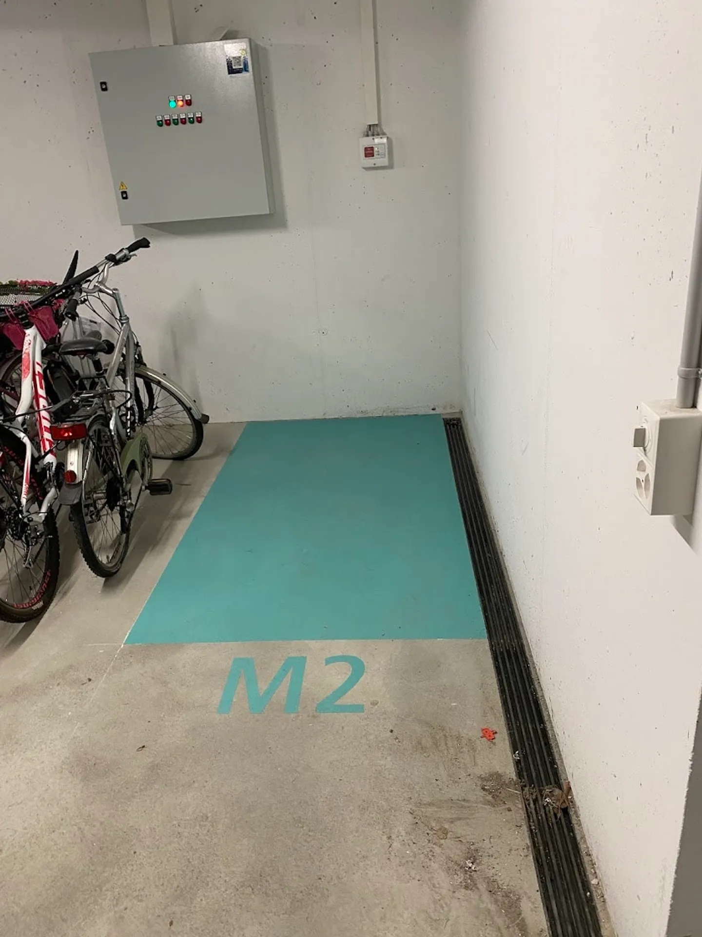 Motorradparkplätze in neuer Tiefgarage - Foto 2 von 2