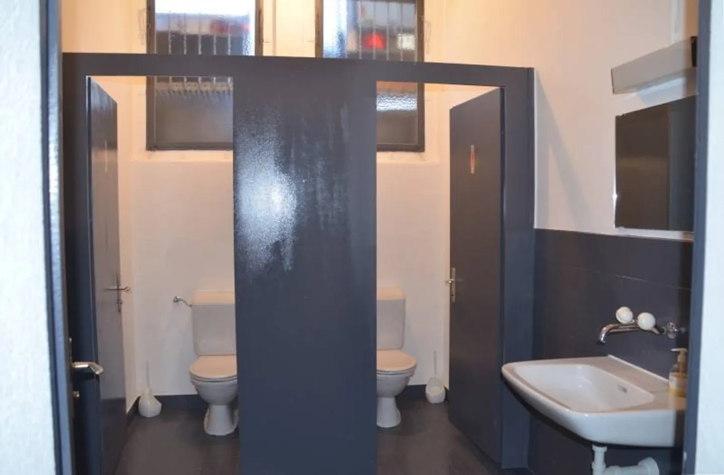 Gym or Fitness Room with Shower Facilities - Photo 5 of 8