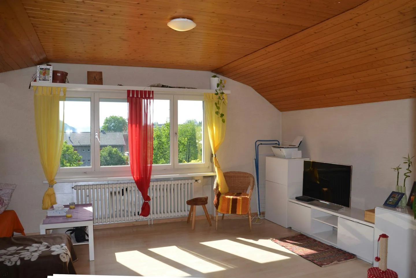 Appartements sous les combles confortables près de la gare de Räterschen - Photo 1 sur 5