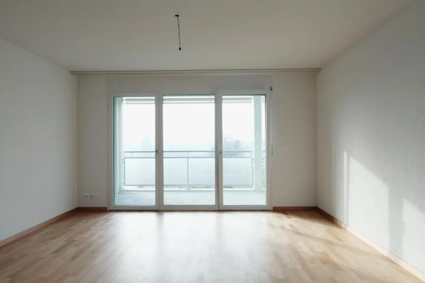 Appartement moderne de 3,5 pièces avec grand balcon dans le quartier de Widum - Photo 4 sur 8