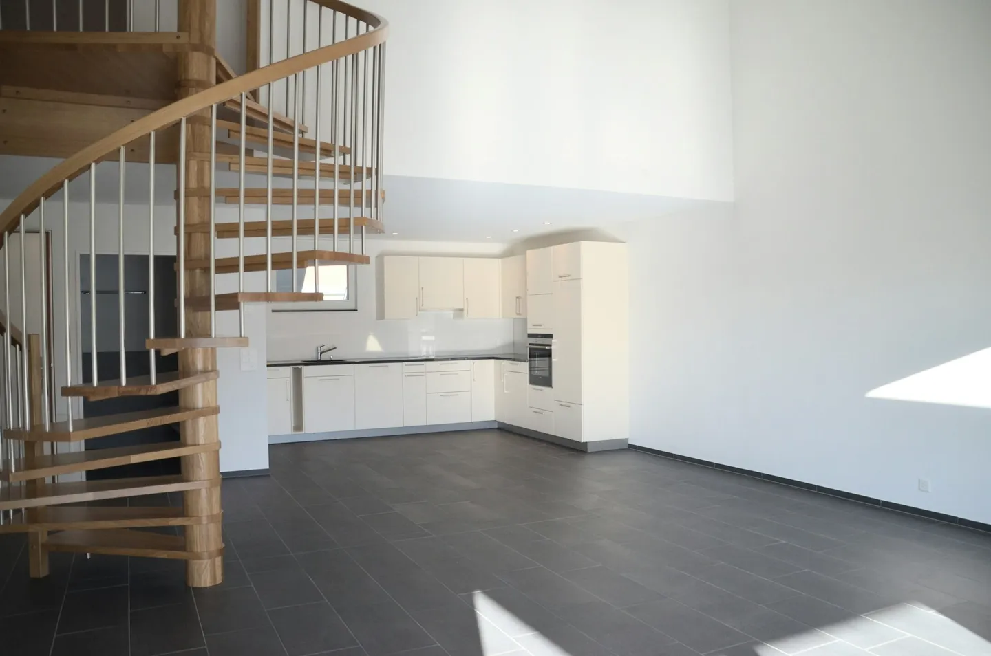 Appartement en duplex moderne de 124 m² - Photo 1 sur 6