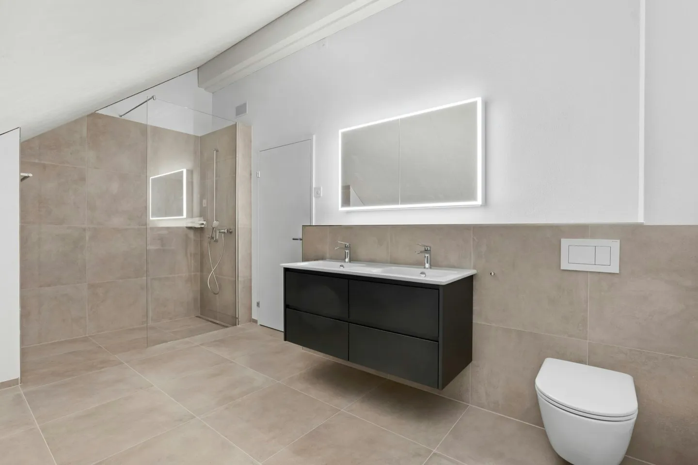 RESERVIERT - Erstbezug: Dachwohnung mit 195m2 - Vergleichen Sie den m2-Preis mit anderen Objekten!  - Foto 10 von 13