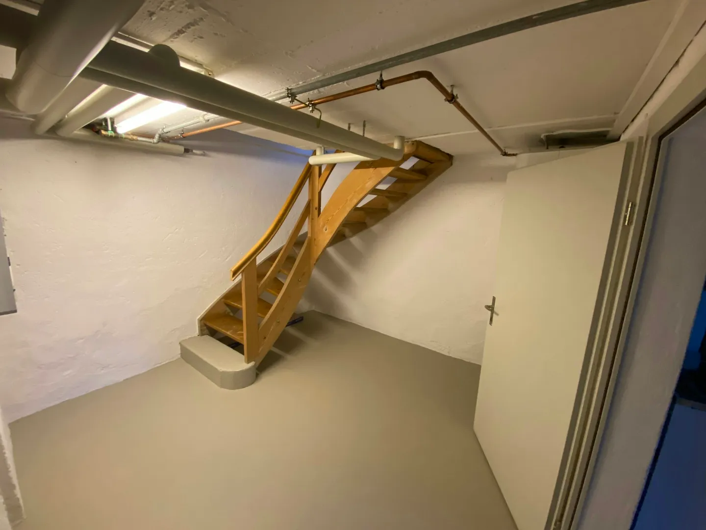 Freistehendes, teilsaniertes Einfamilienhaus mit grossem Umschwung - Photo 12 of 12