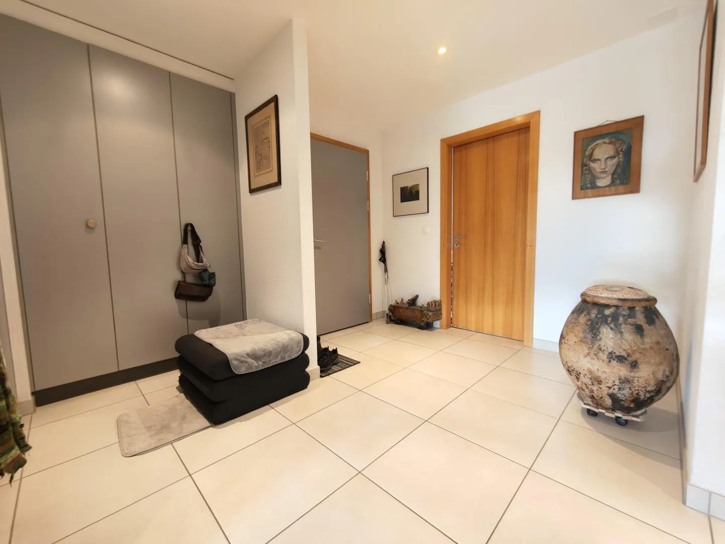 Réchy 4.5 rooms with master suite, terrace, box and outdoor parking - Photo 2 of 13