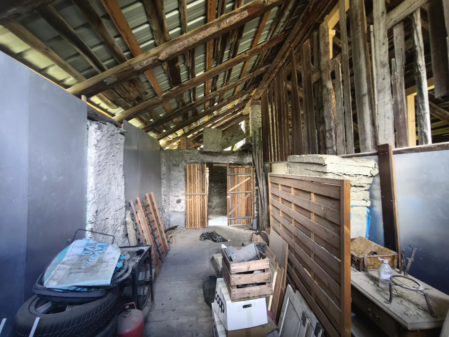 Barns to renovate on a 780m2 plot - Photo 5 of 8