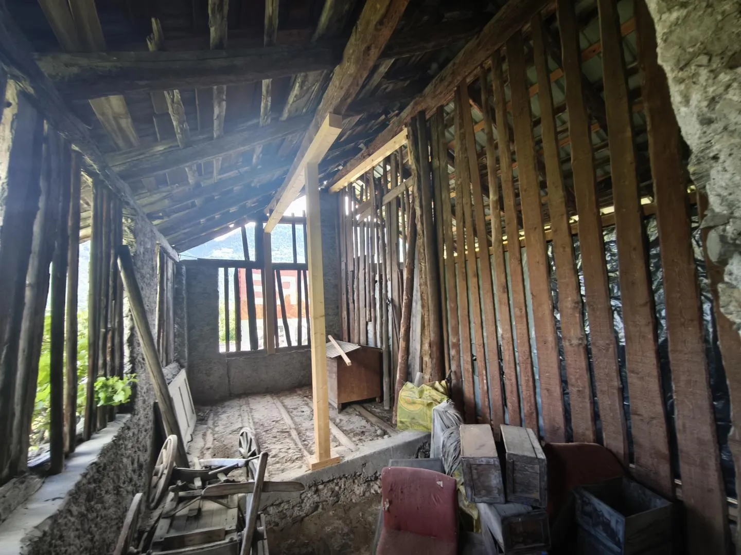 Barns to renovate on a 780m2 plot - Photo 6 of 8