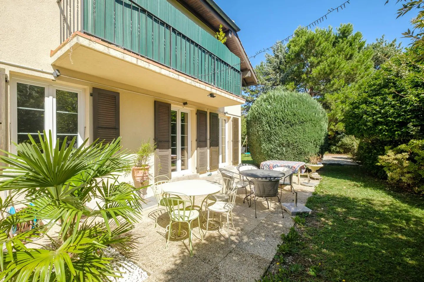 Exclusive: Superb semi-detached house in Thônex - Photo 2 of 7