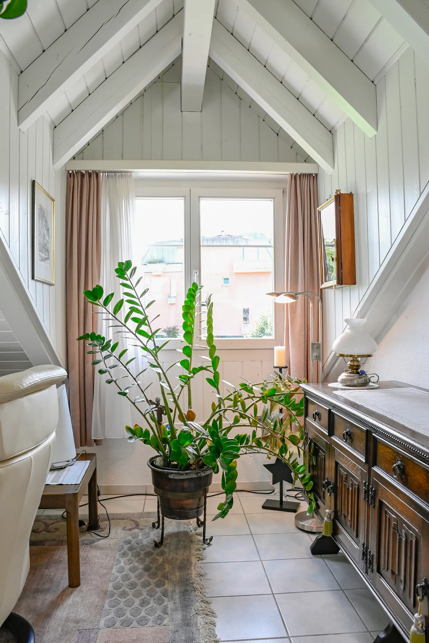 Private Living Happiness Under the Roof - Photo 5 of 12
